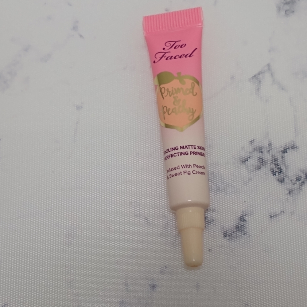 New Too Faced Primed & Peachy Cooling Matte Perfecting Primer .16 oz Mini Size